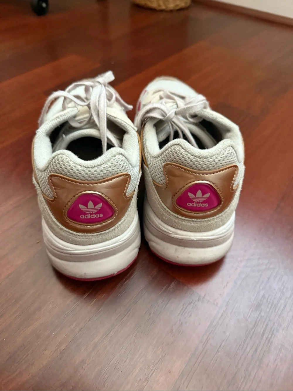 Adidas Sneakers